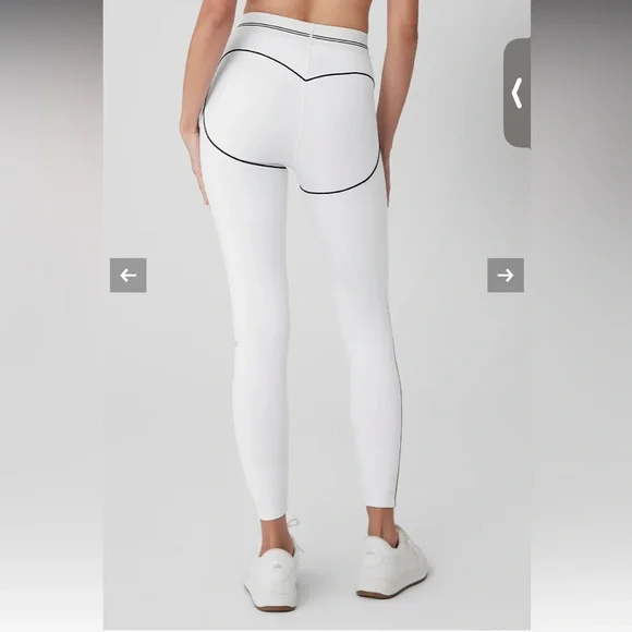 NWT Brand New ALO Airbrush High-Waist Heart Throb Leggings White Black Medium - Picture 4 of 14